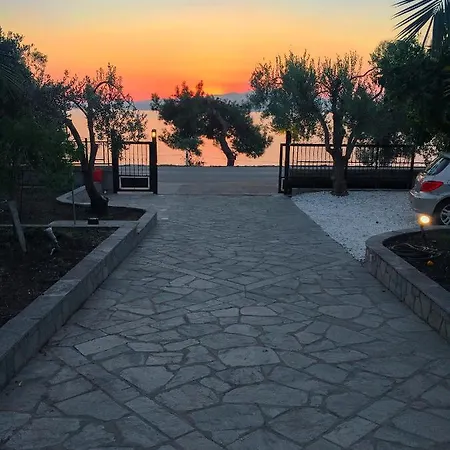 Ihome Βίλα Σκάλα Καλλιράχης